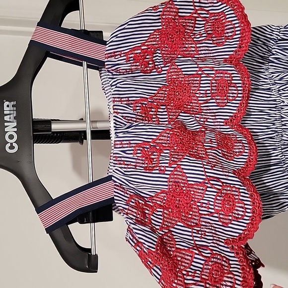 Embroidered dress - Picture 2 of 4